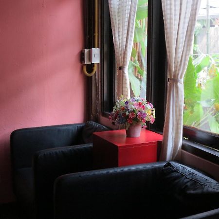 Non House Bangkok บ้านนอนโฮสเทล Eksteriør billede