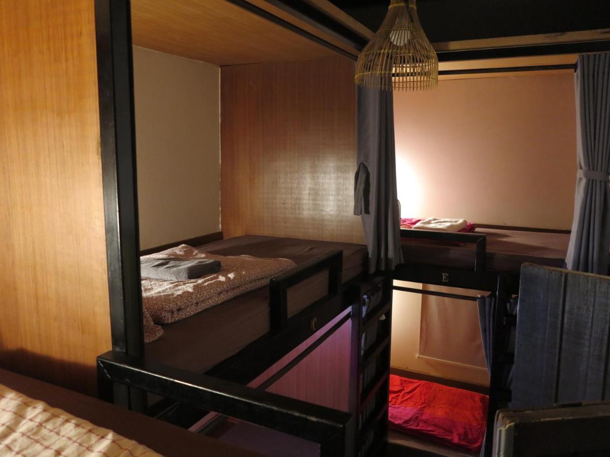 Non House Bangkok บ้านนอนโฮสเทล Eksteriør billede