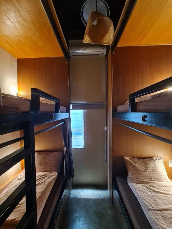 Non House Bangkok บ้านนอนโฮสเทล Eksteriør billede